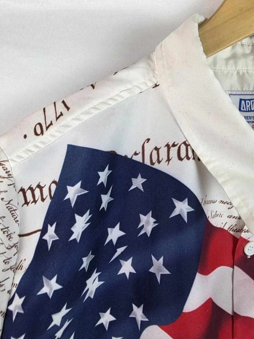 Arvil Hill Men's Shirt Size Large Patriotic USA America Flag Button Down Top